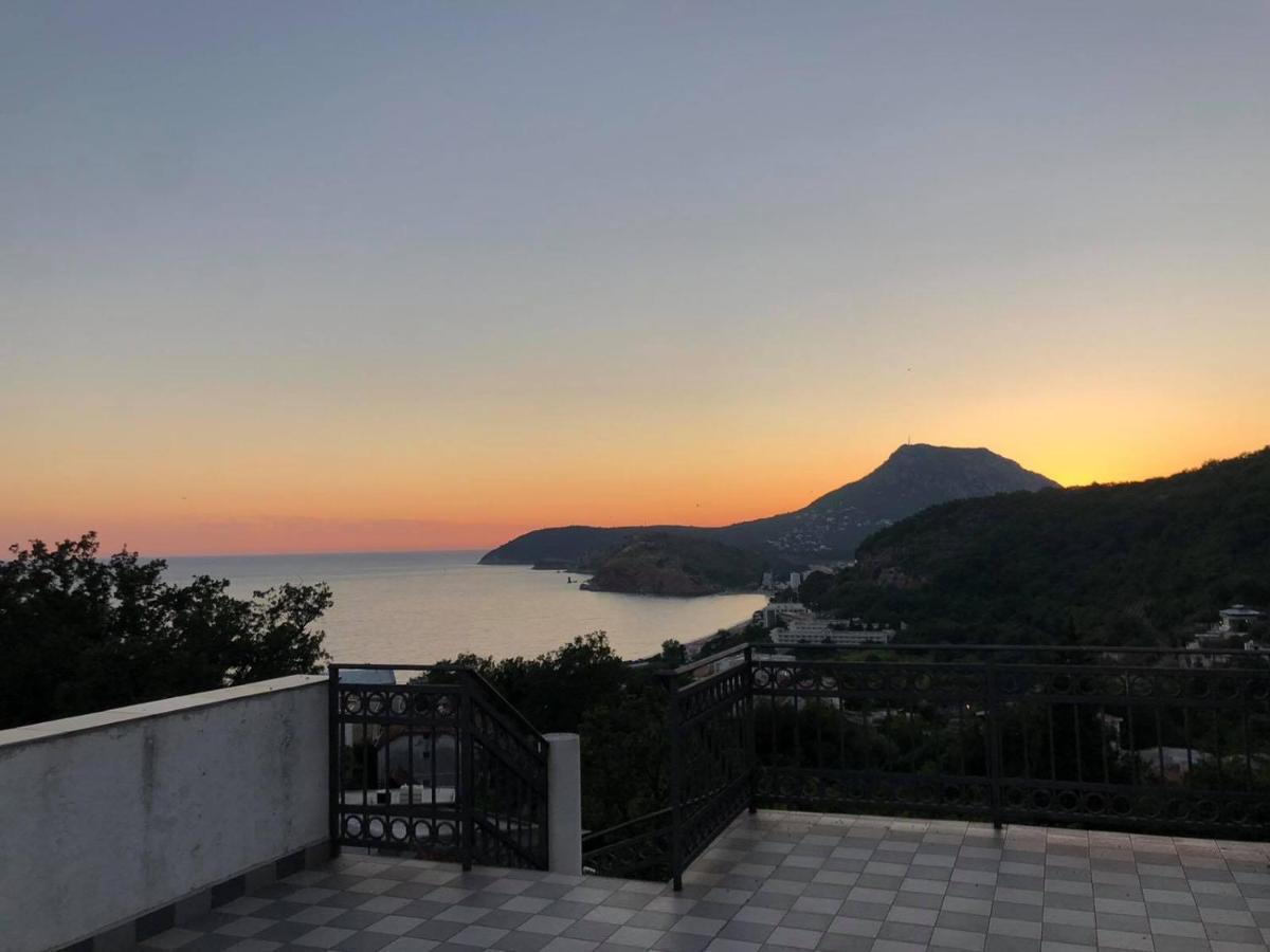 Apartmani Lira Sutomore Buitenkant foto