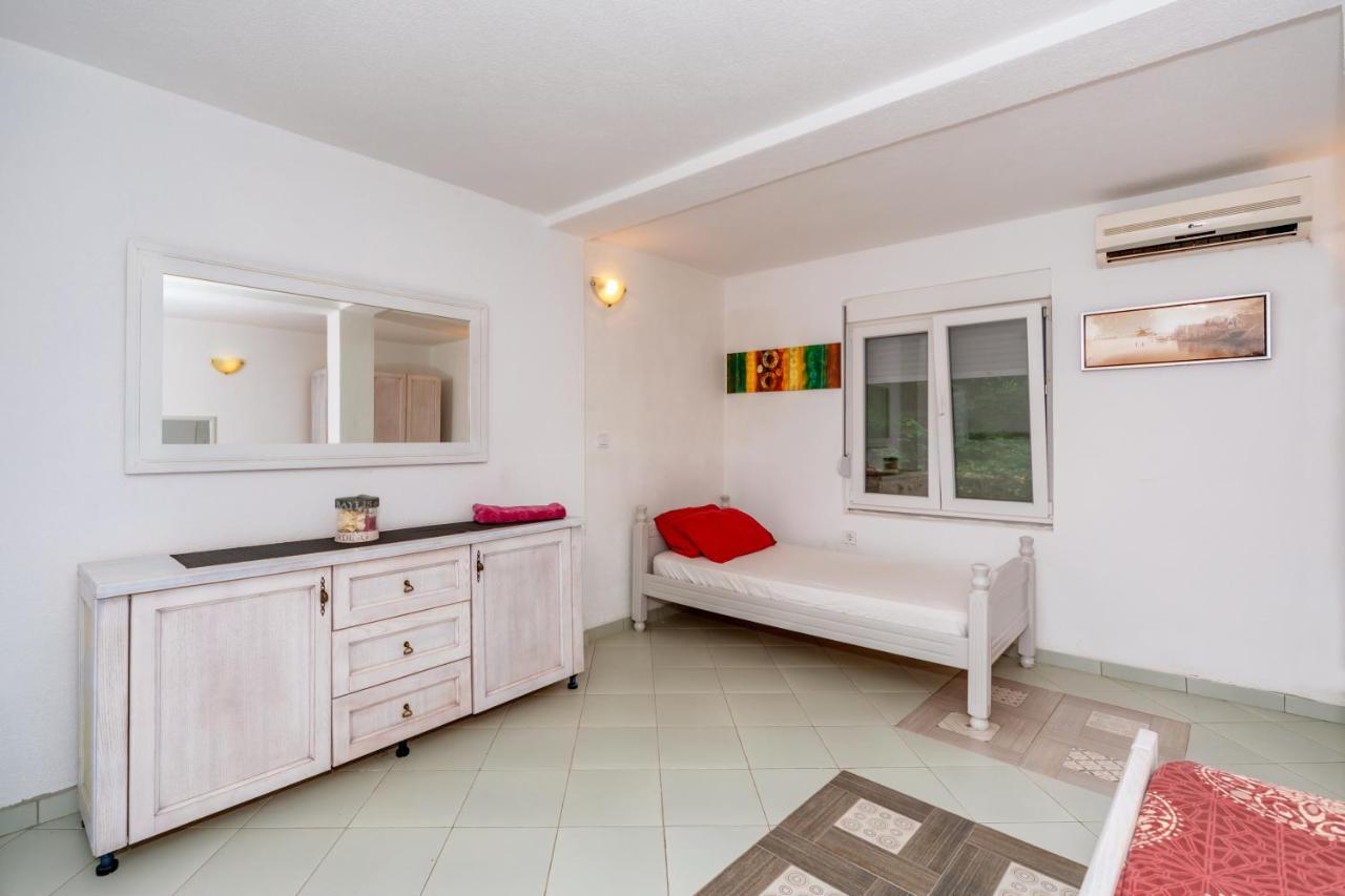 Apartmani Lira Sutomore Buitenkant foto