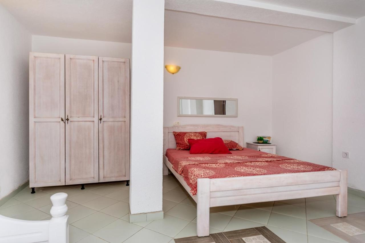 Apartmani Lira Sutomore Buitenkant foto