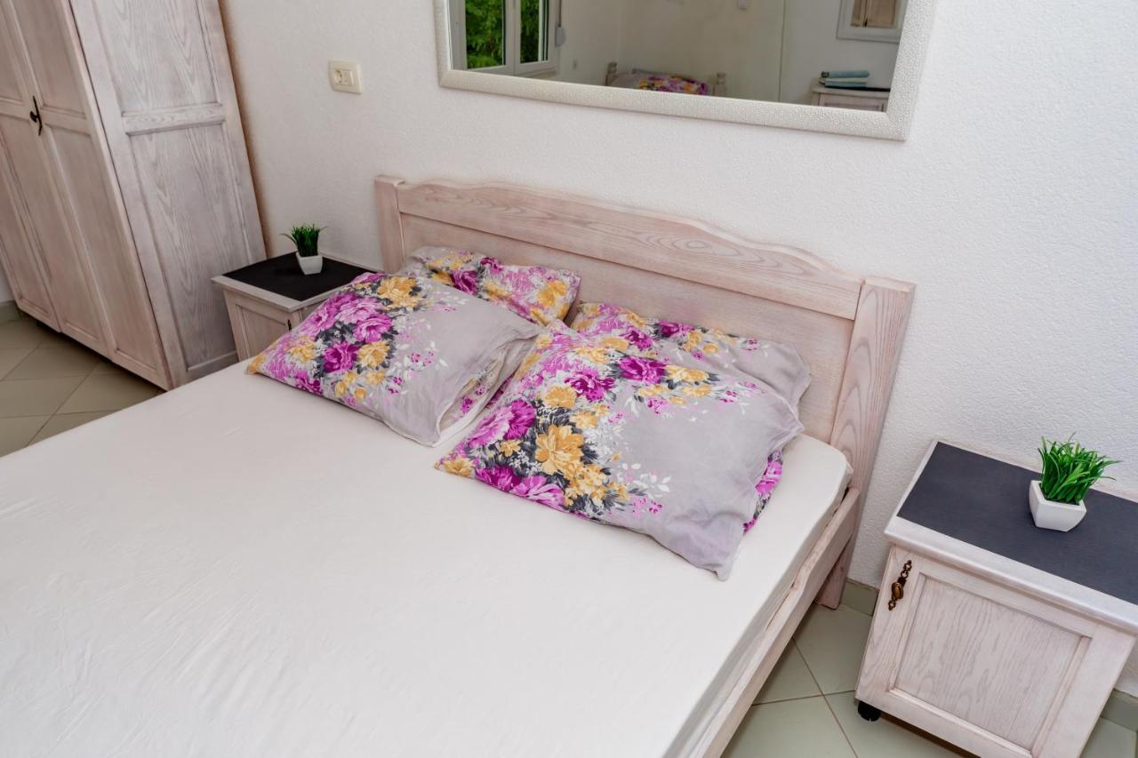 Apartmani Lira Sutomore Buitenkant foto