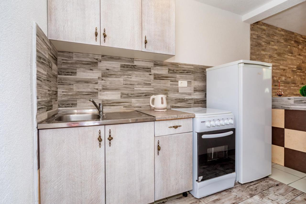 Apartmani Lira Sutomore Buitenkant foto