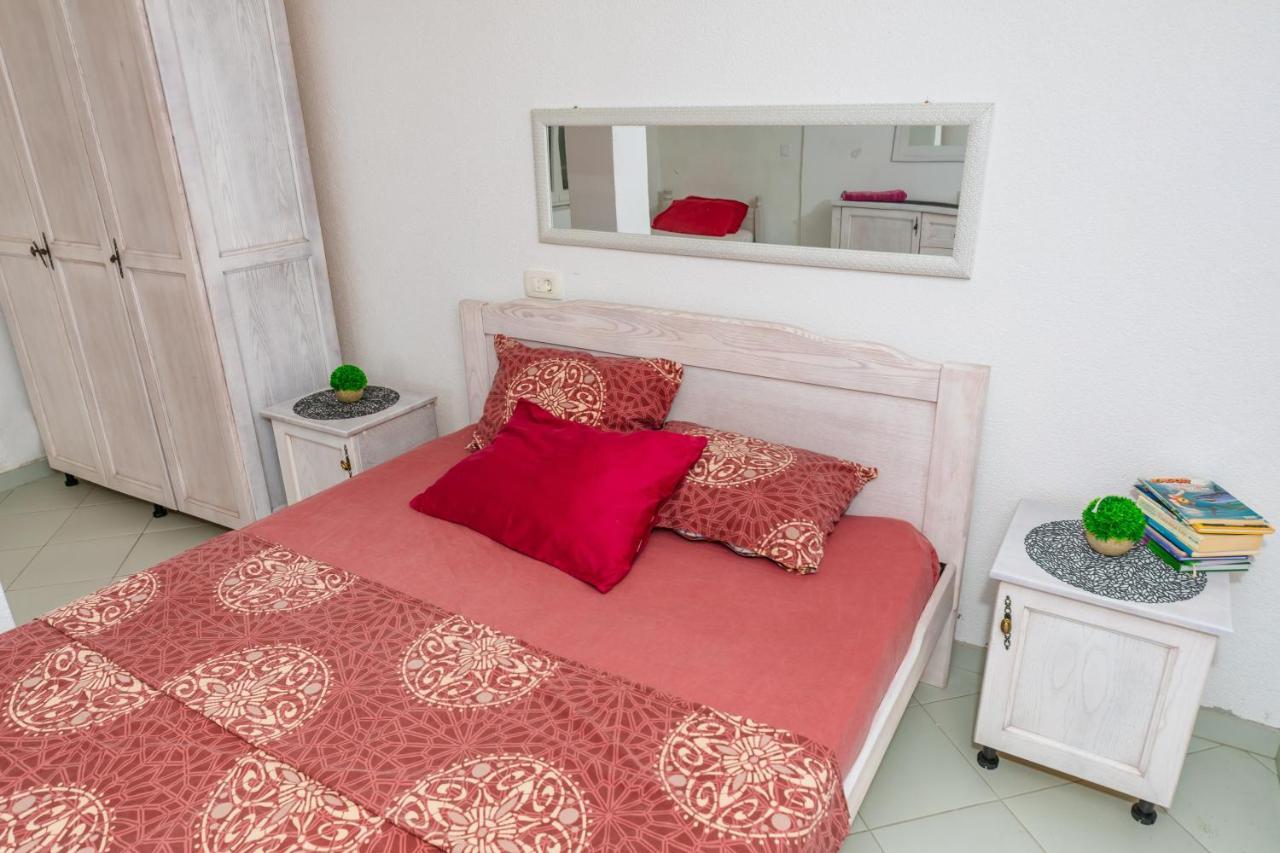 Apartmani Lira Sutomore Buitenkant foto