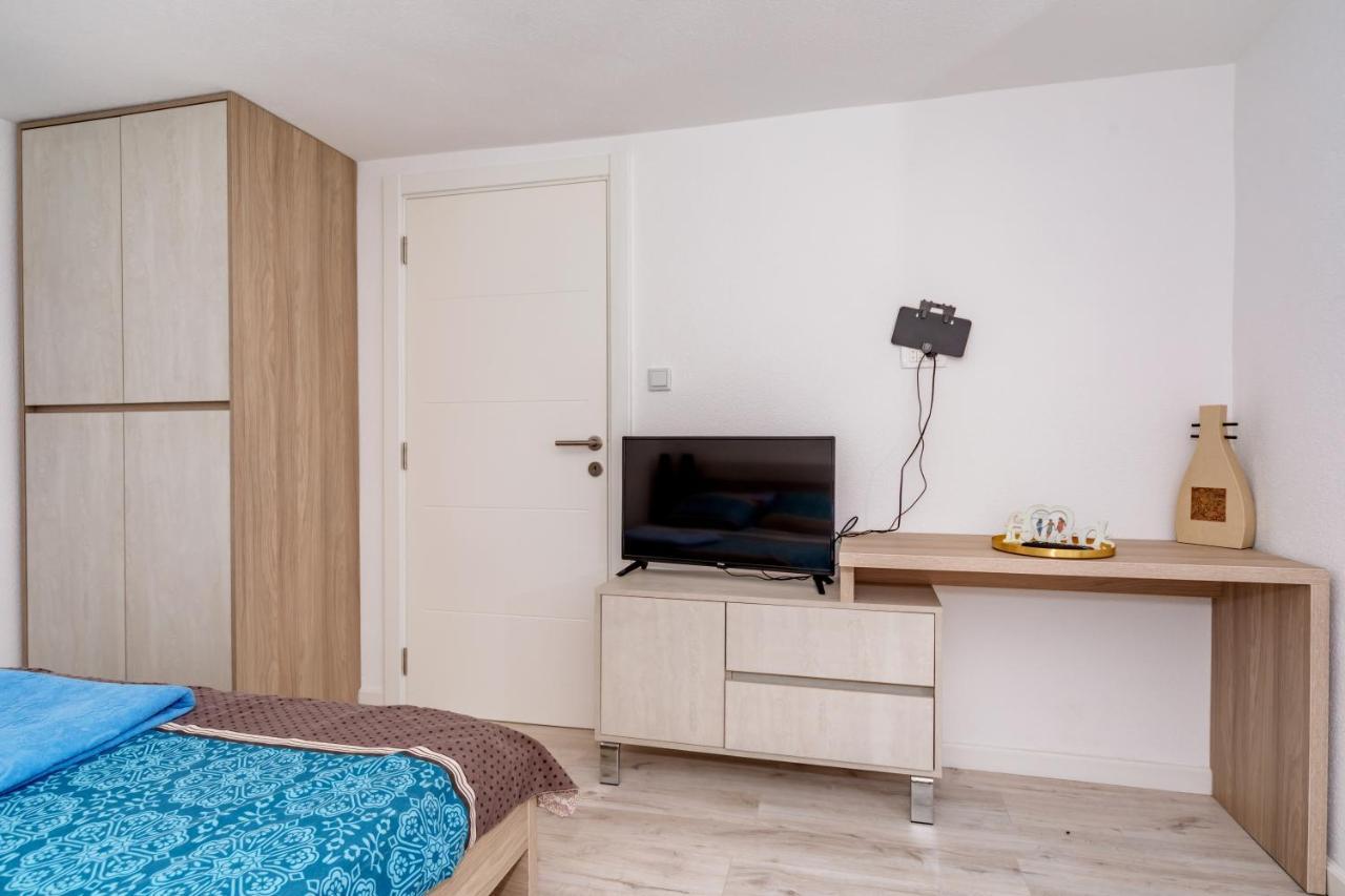 Apartmani Lira Sutomore Buitenkant foto