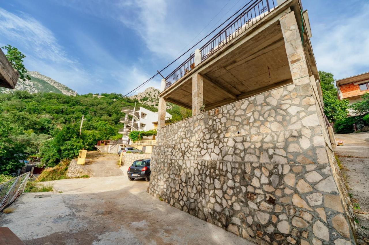 Apartmani Lira Sutomore Buitenkant foto
